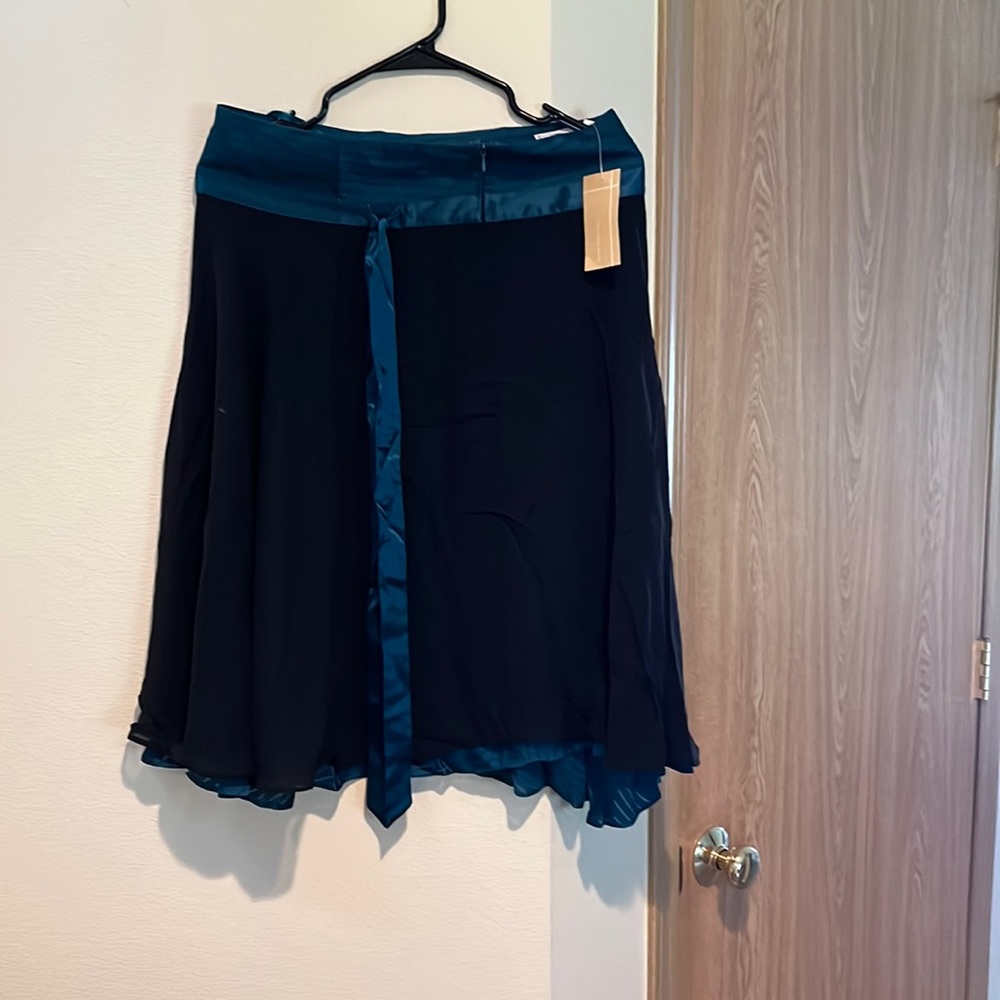 To the max brand black harbor blue skirt.